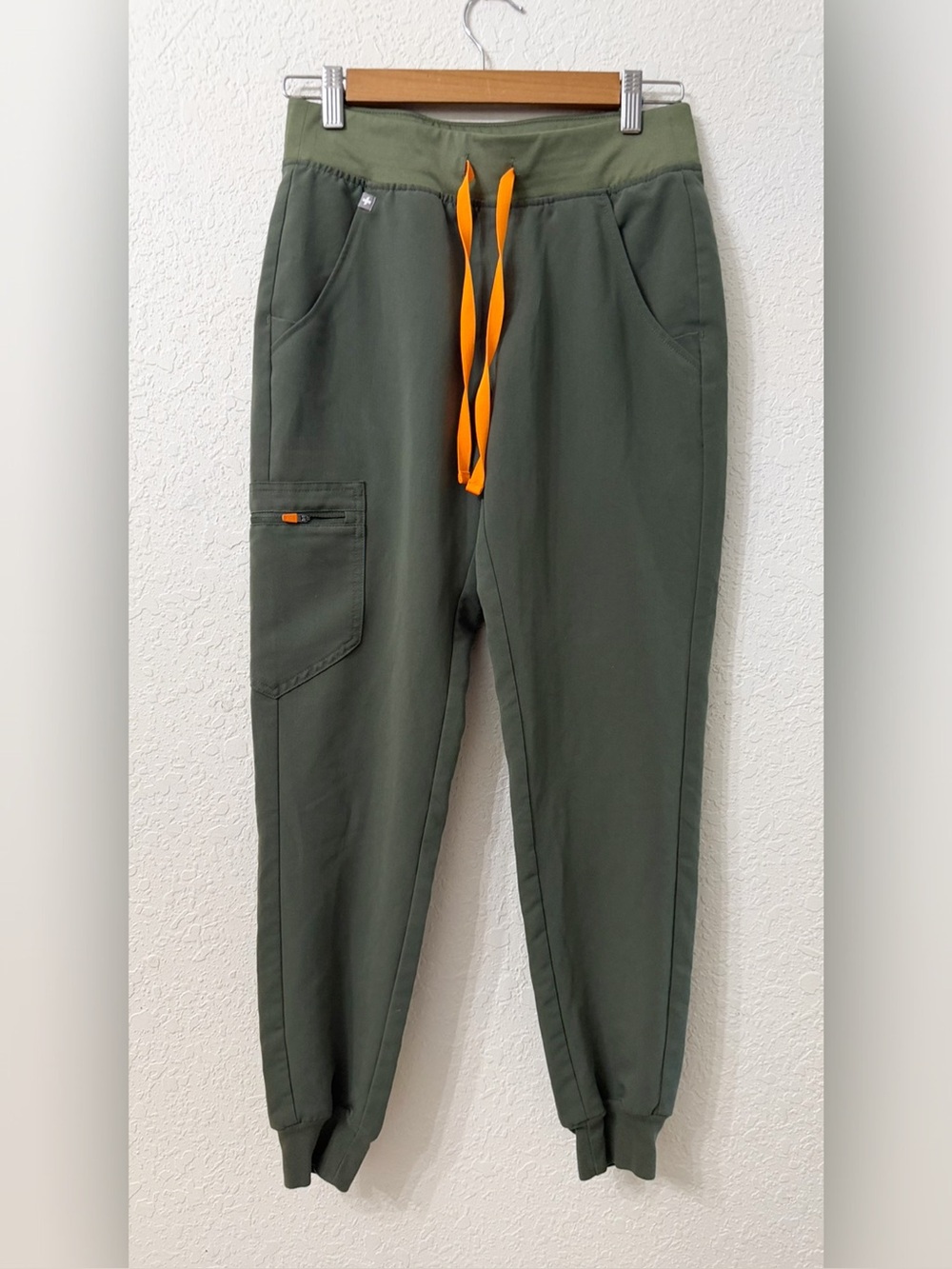 Figs Zamora Jogger Scrub Pants - Color- Moss Size XS